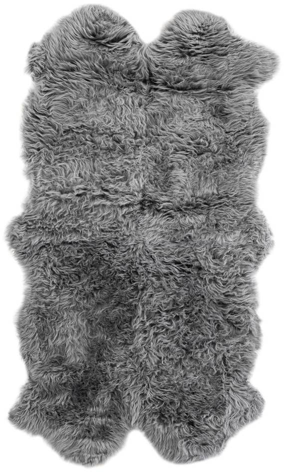 Detail image of 3' 3 x 6' Natural Sheepskin Freeform Rug
