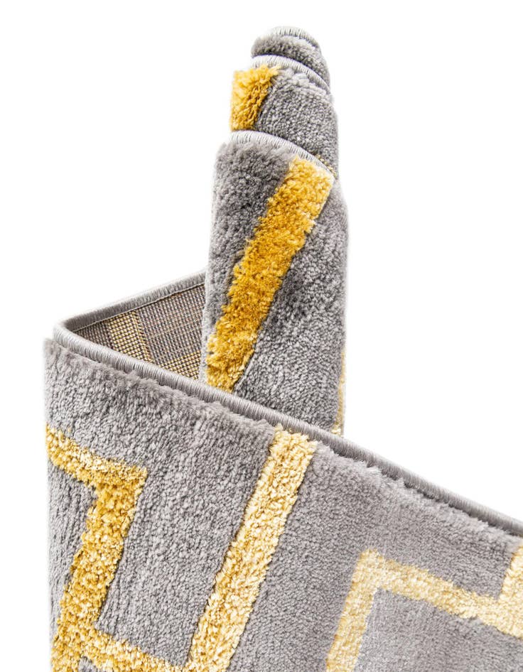 Detail image of 7' 10 x 10'  Marilyn Monroe&trade; Glam Deco Oval Rug