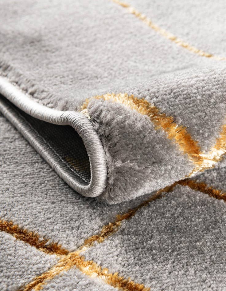 Detail image of 10' x 14' Marilyn Monroe™ Glam Trellis Rug