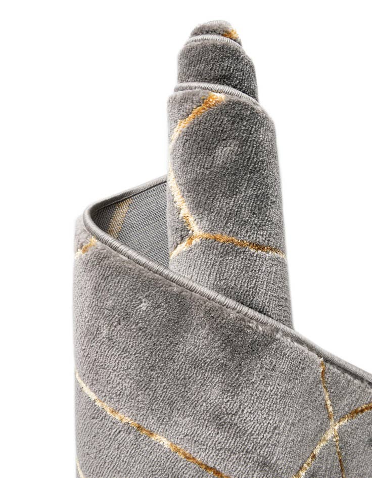 Detail image of 5' 3 x 5' 3  Marilyn Monroe&trade; Glam Trellis Round Rug