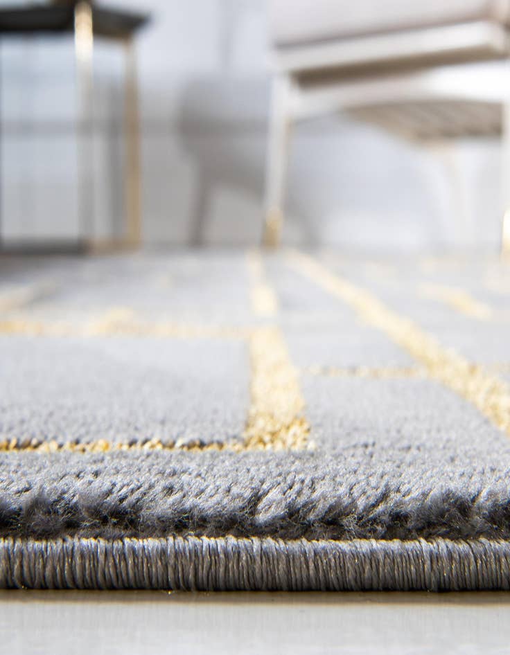 Detail image of 5' 3 x 5' 3  Marilyn Monroe™ Glam Deco Round Rug