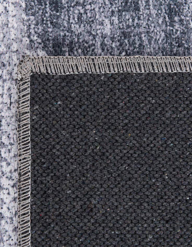 Detail image of 5' x 8' Washable Yara Rug