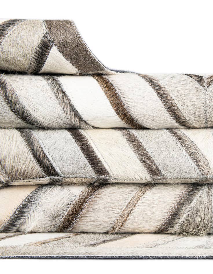 Detail image of 4' 1 x 4' 1 Cowhide Leather Round Rug