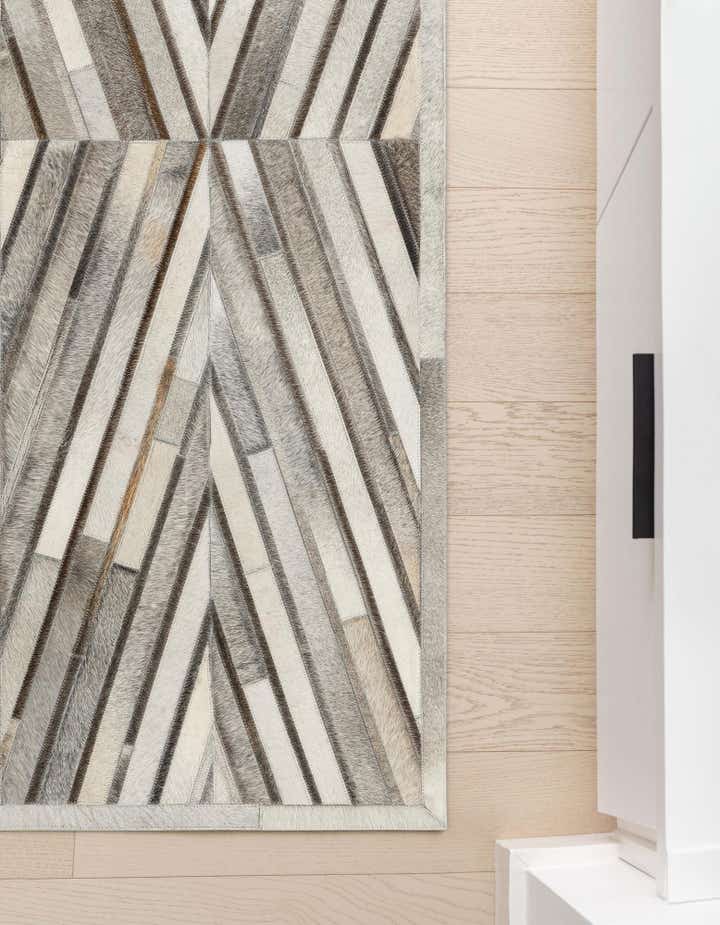 2' 2 x 4' 1 Cowhide Leather Runner Rug