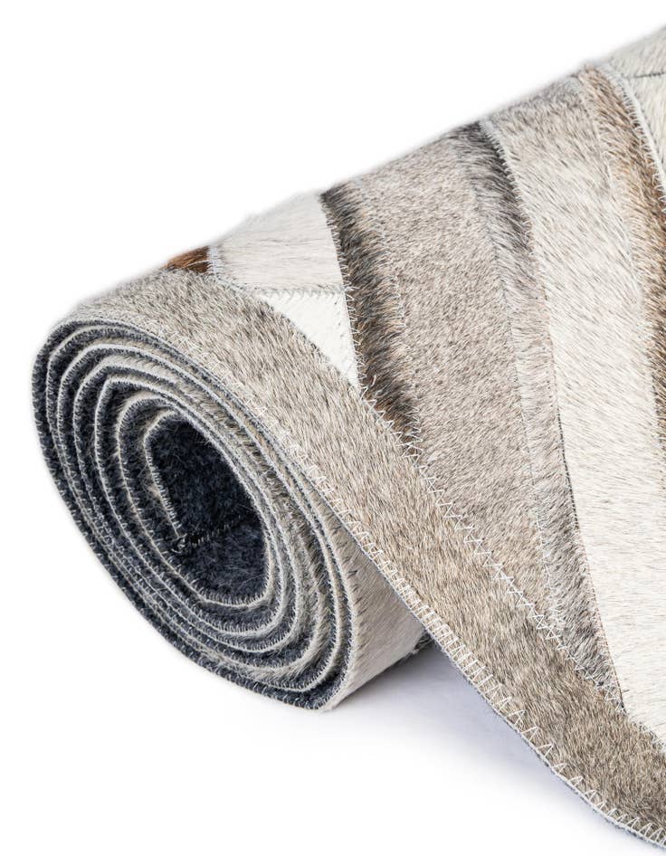 Detail image of 7' 10 x 7' 10 Cowhide Leather Square Rug