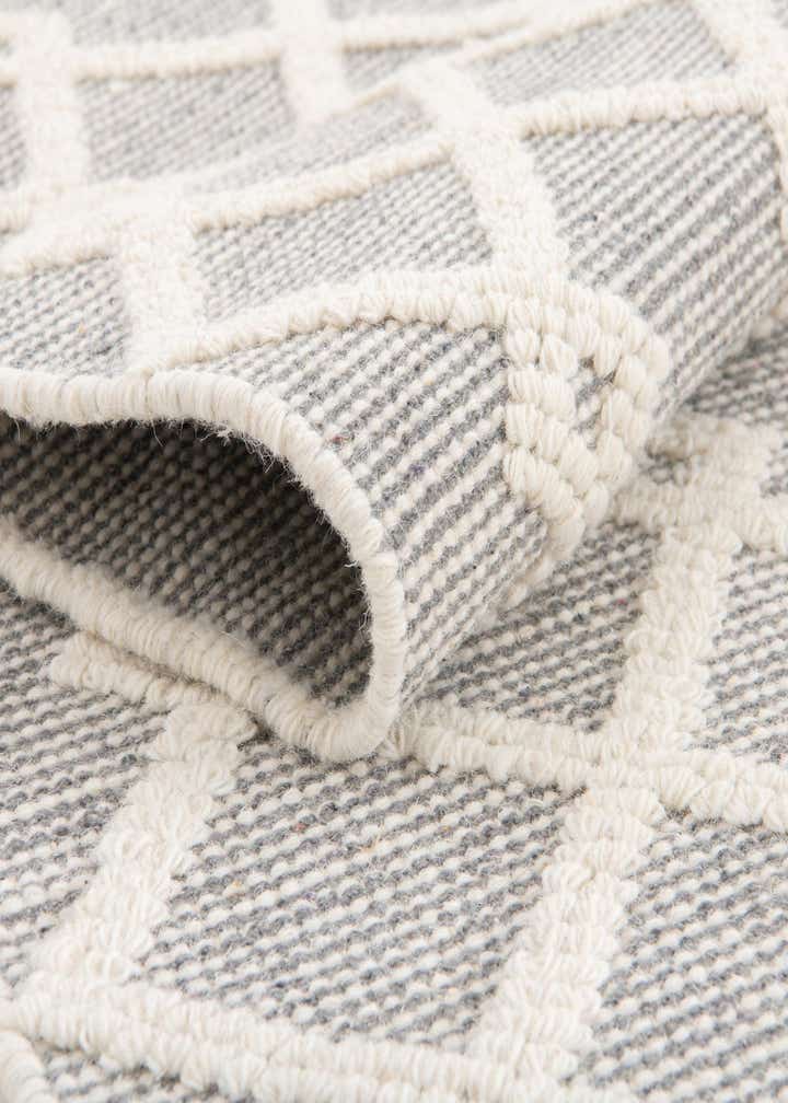 6' 1 x 9' Hand Knotted Jill Zarin Dorset Rug