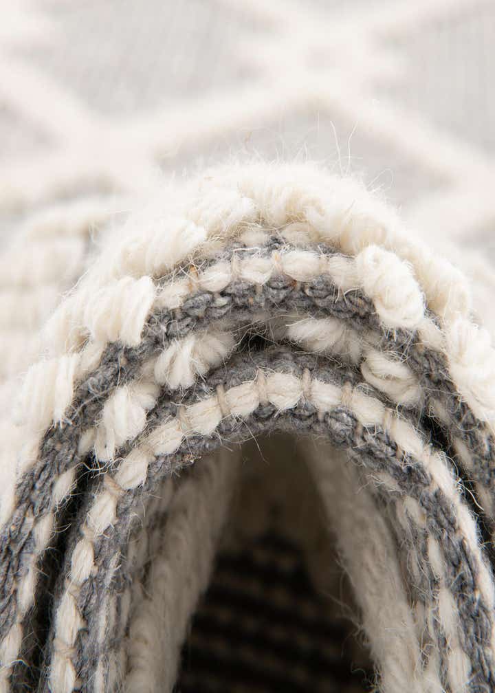 6' 1 x 9' Hand Knotted Jill Zarin Dorset Rug