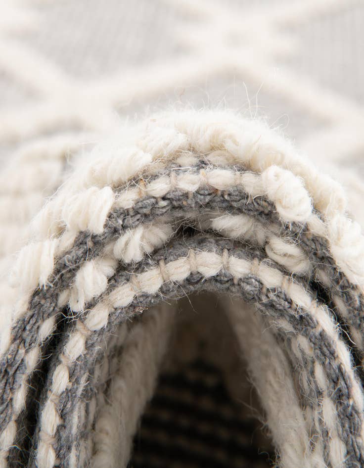 Detail image of 6' 1 x 9' Hand Knotted Jill Zarin Dorset Rug