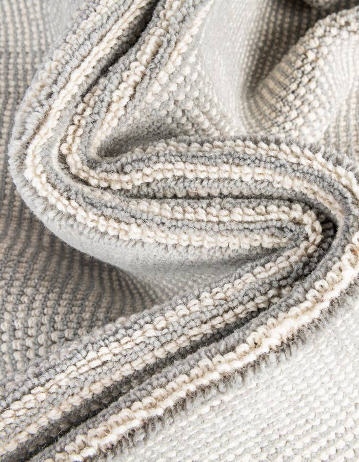 Detail image of 4' 1 x 4' 1 Hand Woven Jill Zarin English Manor Farmhouse Wool Round Rug