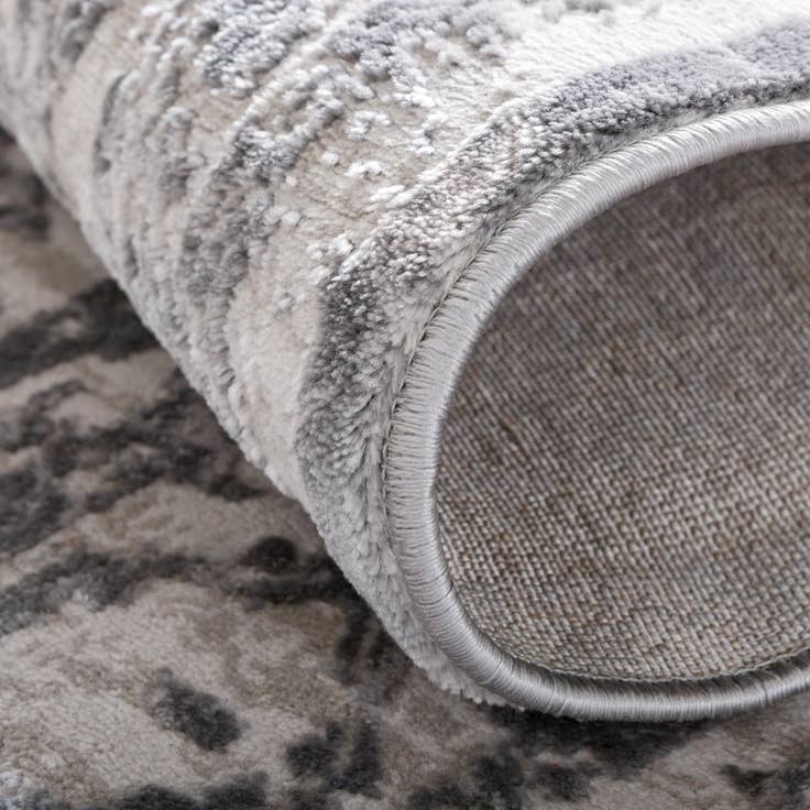 Detail image of 5' 3 x 5' 3 Chesterfield Octagon Rug