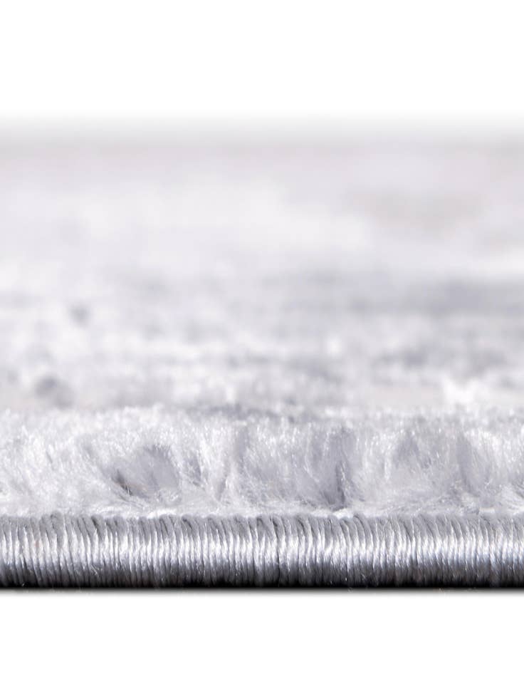 Detail image of 4' x 6' Chesterfield Oval Rug