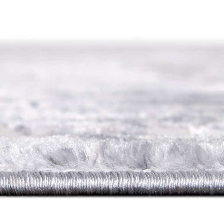 5' 3 x 8' Chesterfield Oval Rug