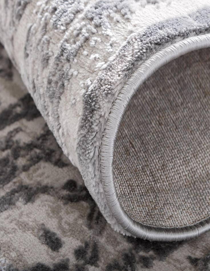 Detail image of 4' x 6' Chesterfield Oval Rug