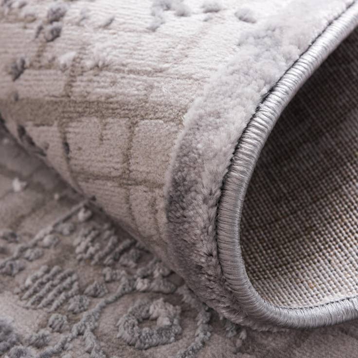 Detail image of 5' 3 x 8' Chesterfield Oval Rug