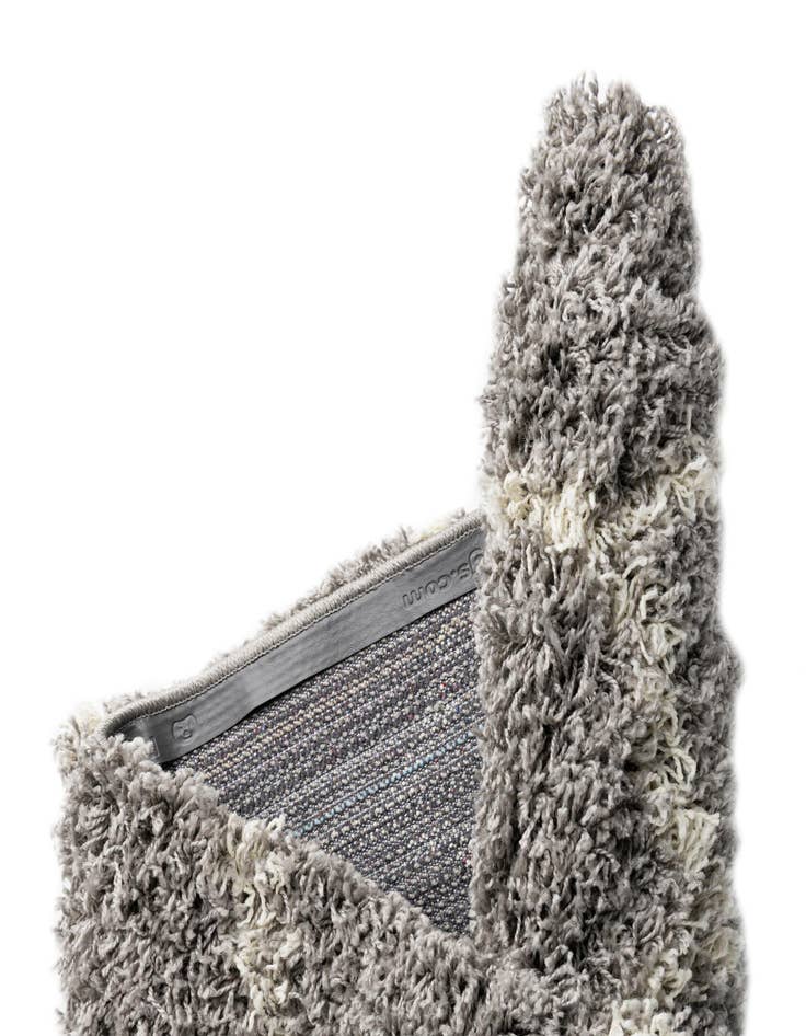 Detail image of 4' x 6' Lattice Shag Oval Rug