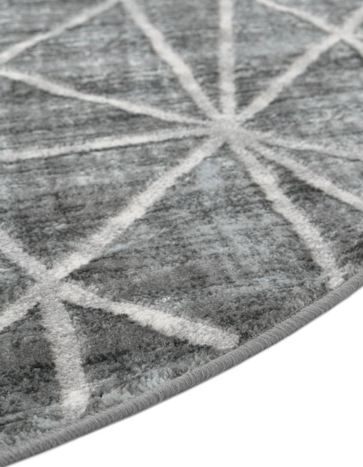 Detail image of 5' 3 x 8' Lattice Trellis Oval Rug
