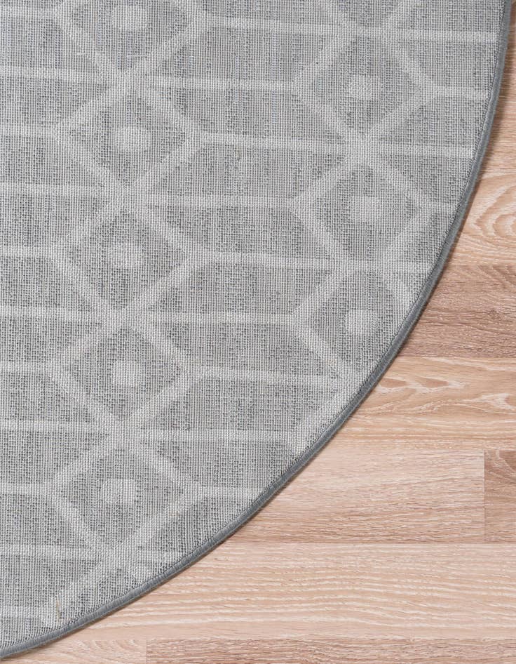Detail image of 5' 3 x 8' Lattice Trellis Oval Rug