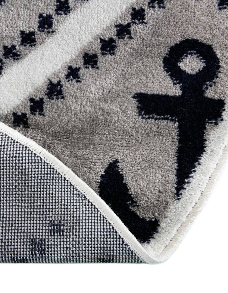 Detail image of 5' 3 x 8' Metropolis Oval Rug