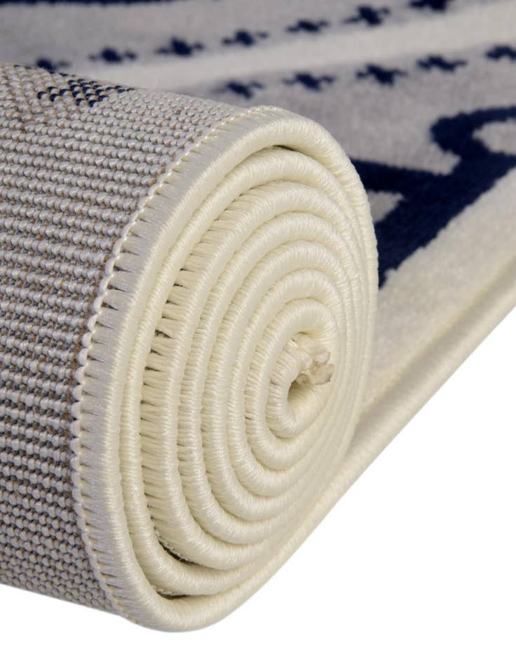 Detail image of 5' 3 x 8' Metropolis Oval Rug