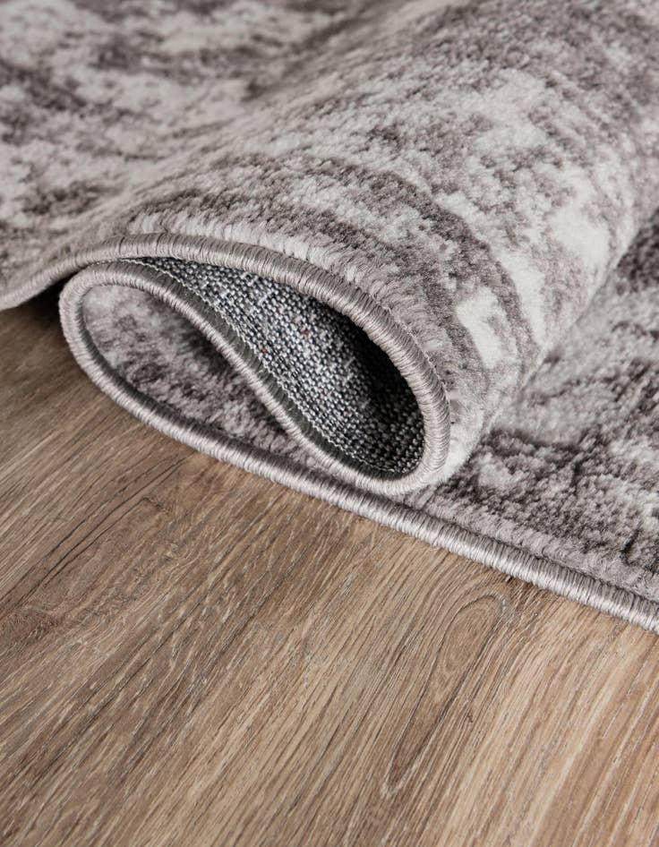 Detail image of 7' 10 x 10' Monaco Oval Rug