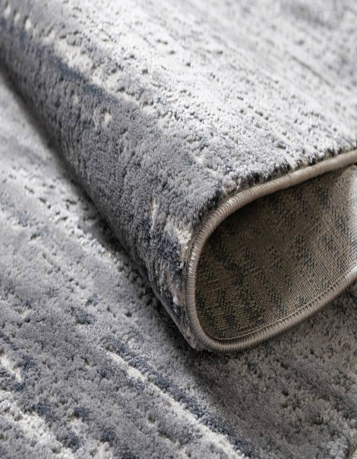 Detail image of 8' x 10' Oasis Oval Rug