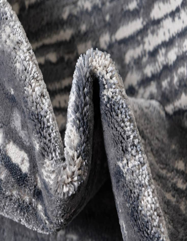 Detail image of 8' x 10' Oasis Oval Rug