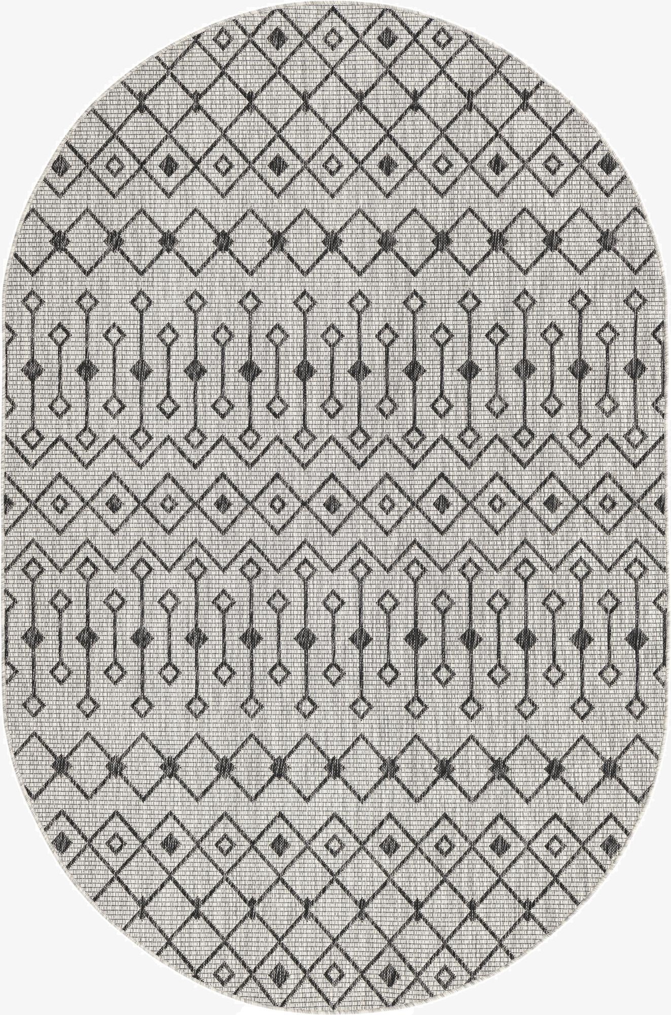 5' 3 x 8' Washable Lattice Indoor / Outdoor Oval Rug