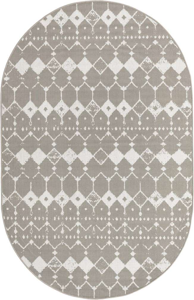 5' 3 x 8' Easy-Clean Trellis Indoor / Outdoor Oval Rug