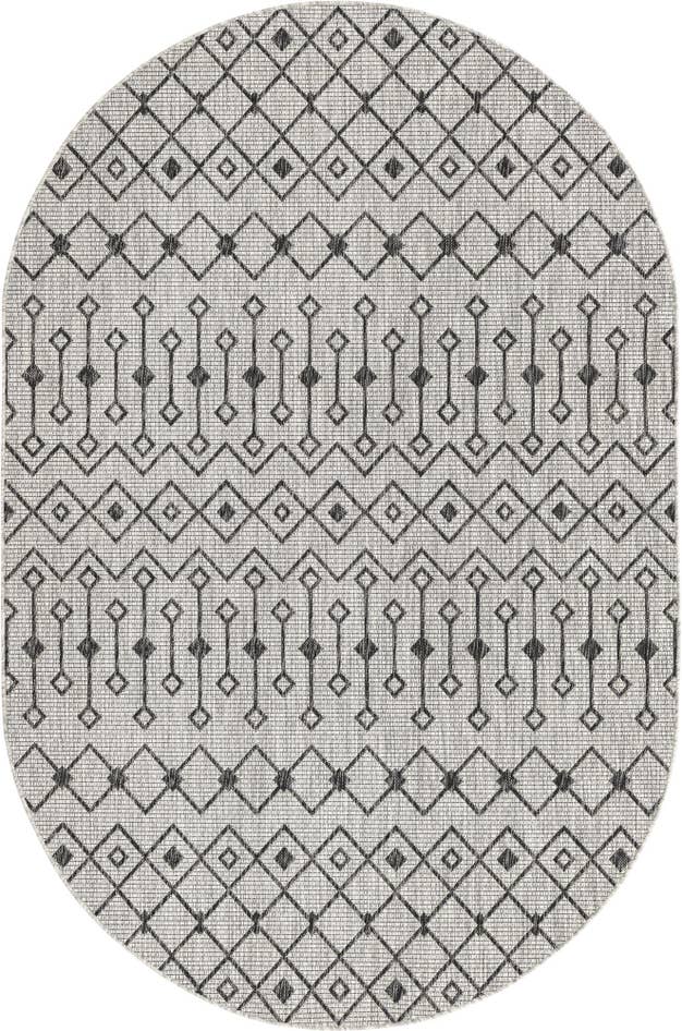 Detail image of 5' 3 x 8' Easy-Clean Trellis Indoor / Outdoor Oval Rug