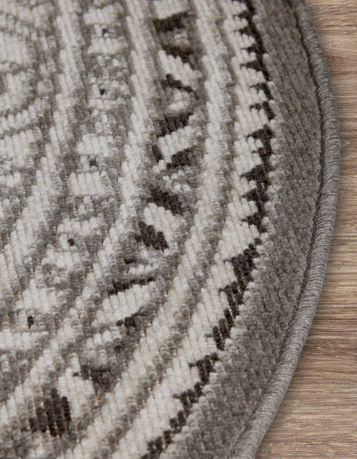 Detail image of 3' 3 x 5' 3 SoHo Oval Rug