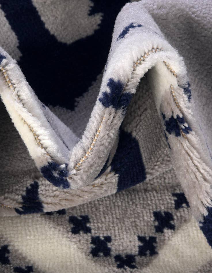 Detail image of 3' 3 x 5' 3 Sydney Oval Rug