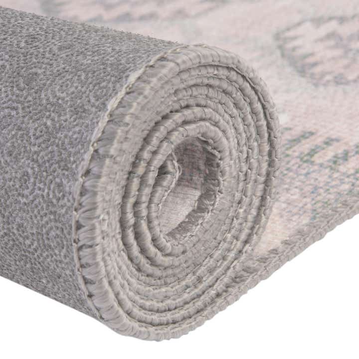 2' x 3' Washable Timeless Oval Rug