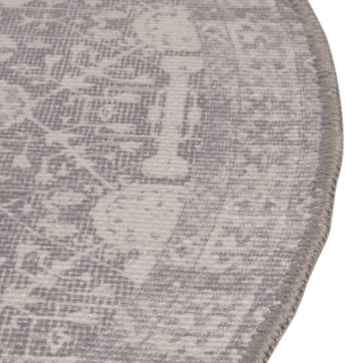 Detail image of 2' x 3' Washable Timeless Oval Rug