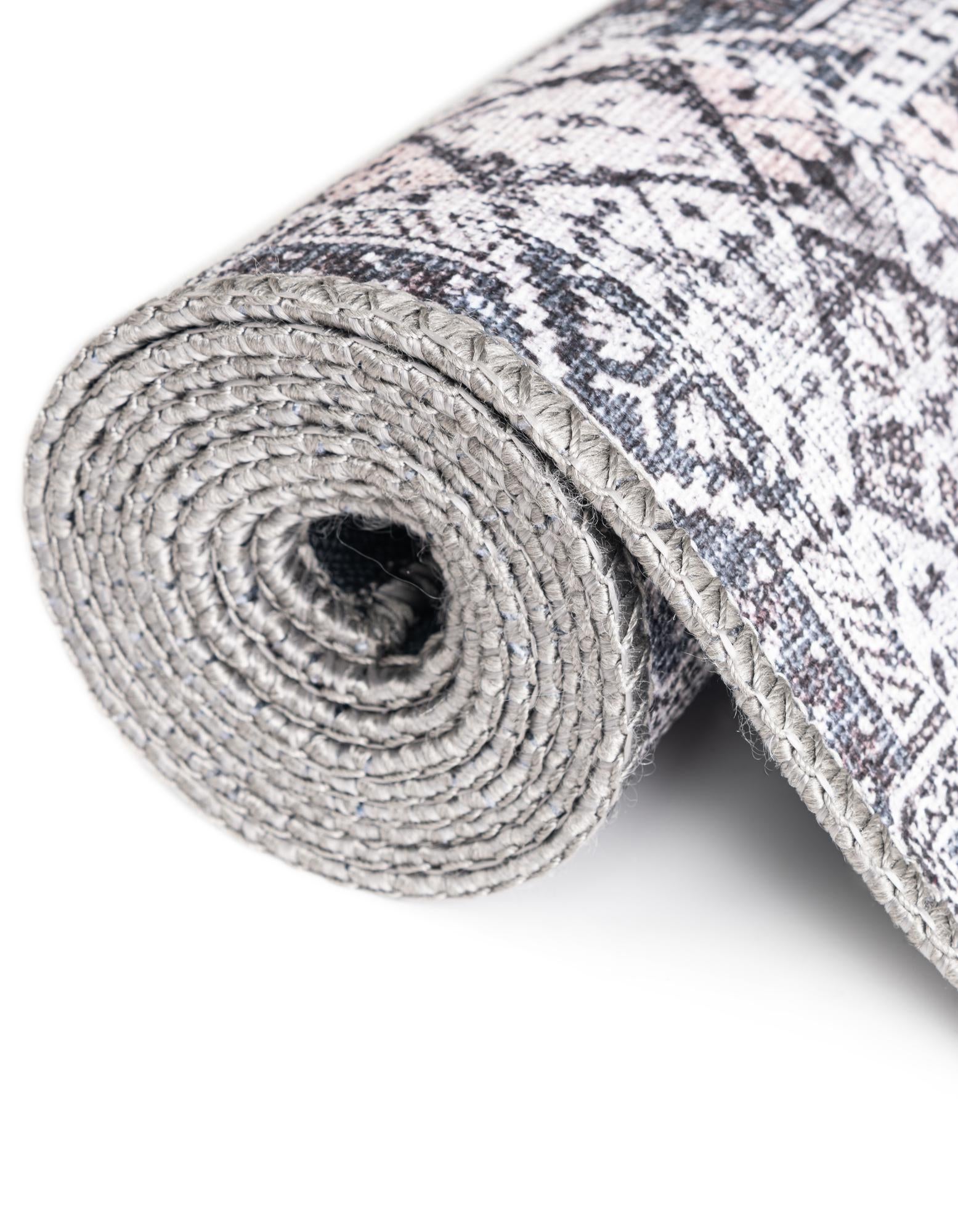 2' x 3' 1 Washable Timeless Oval Rug