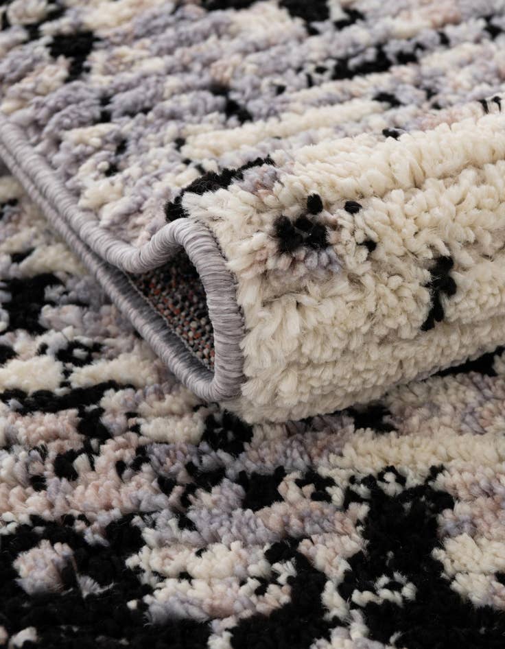 Detail image of 8' x 10' Tucson Oval Rug