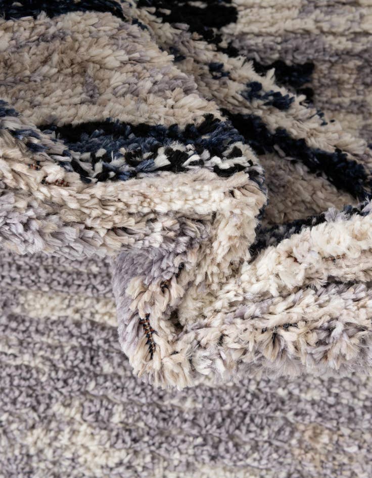 Detail image of 4' x 6' Tucson Oval Rug