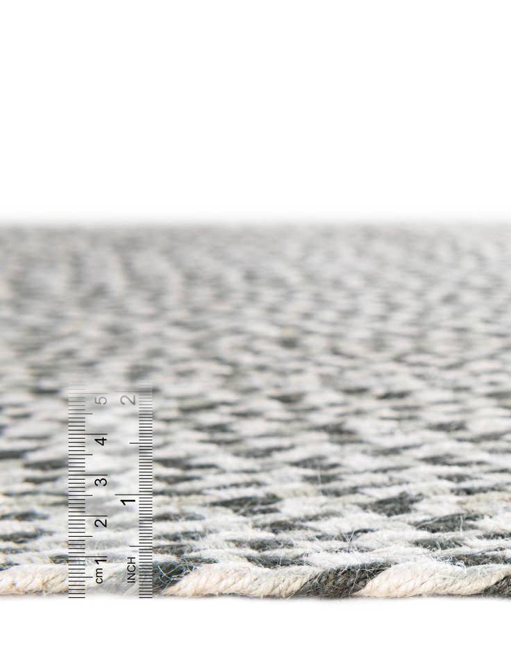 Detail image of 2' x 3' 1 Handmade Tweed Braided Jute Oval Rug