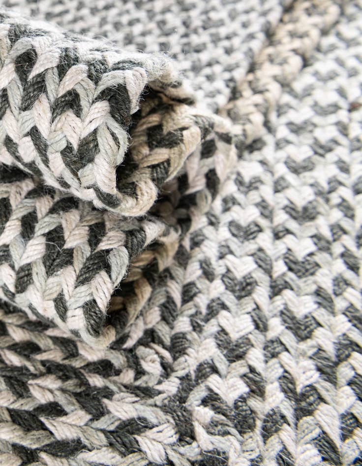 Detail image of 2' x 3' 1 Handmade Tweed Braided Jute Oval Rug