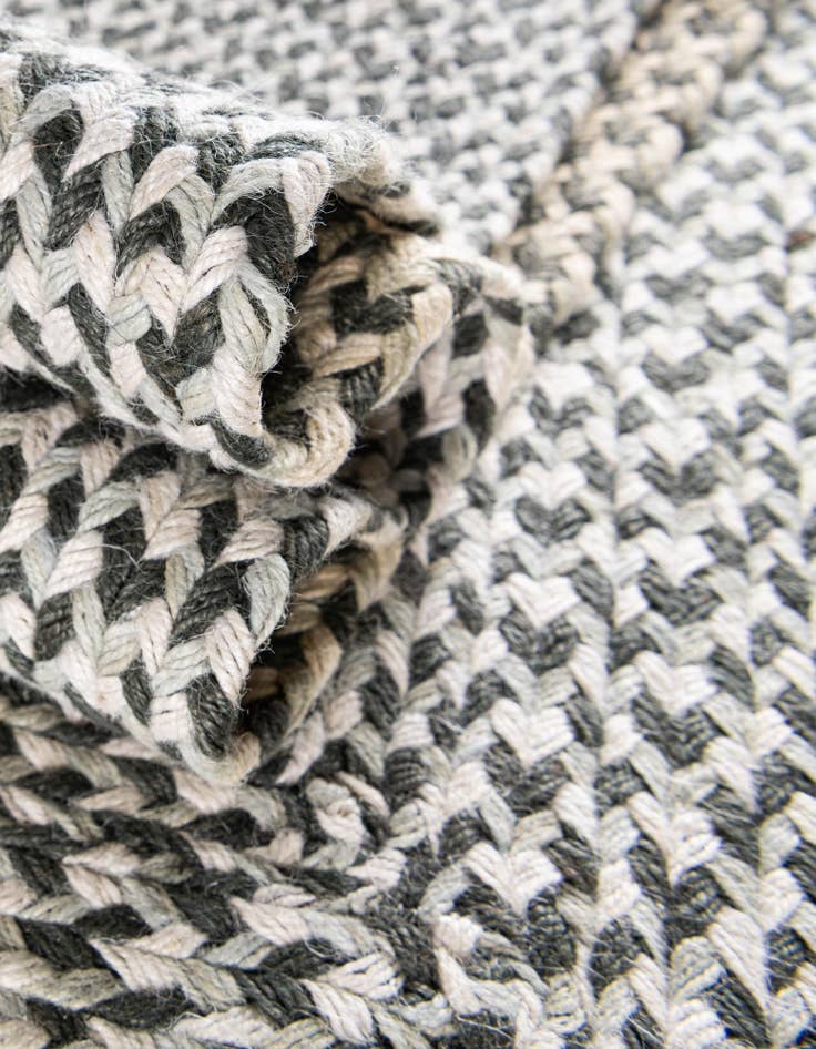 Detail image of 2' x 3' 1 Handmade Tweed Braided Jute Oval Rug