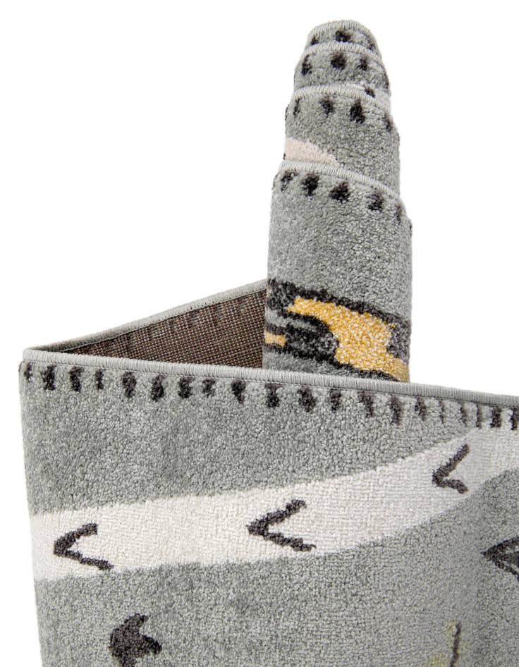 Detail image of 2' 2 x 3' 1 Animals Whimsy Kids Oval Rug