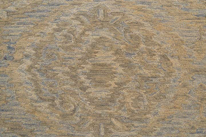 5' x 7' 6 Agra Rug