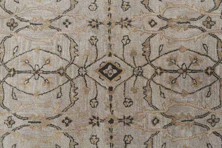 5' x 7' 6 Agra Rug