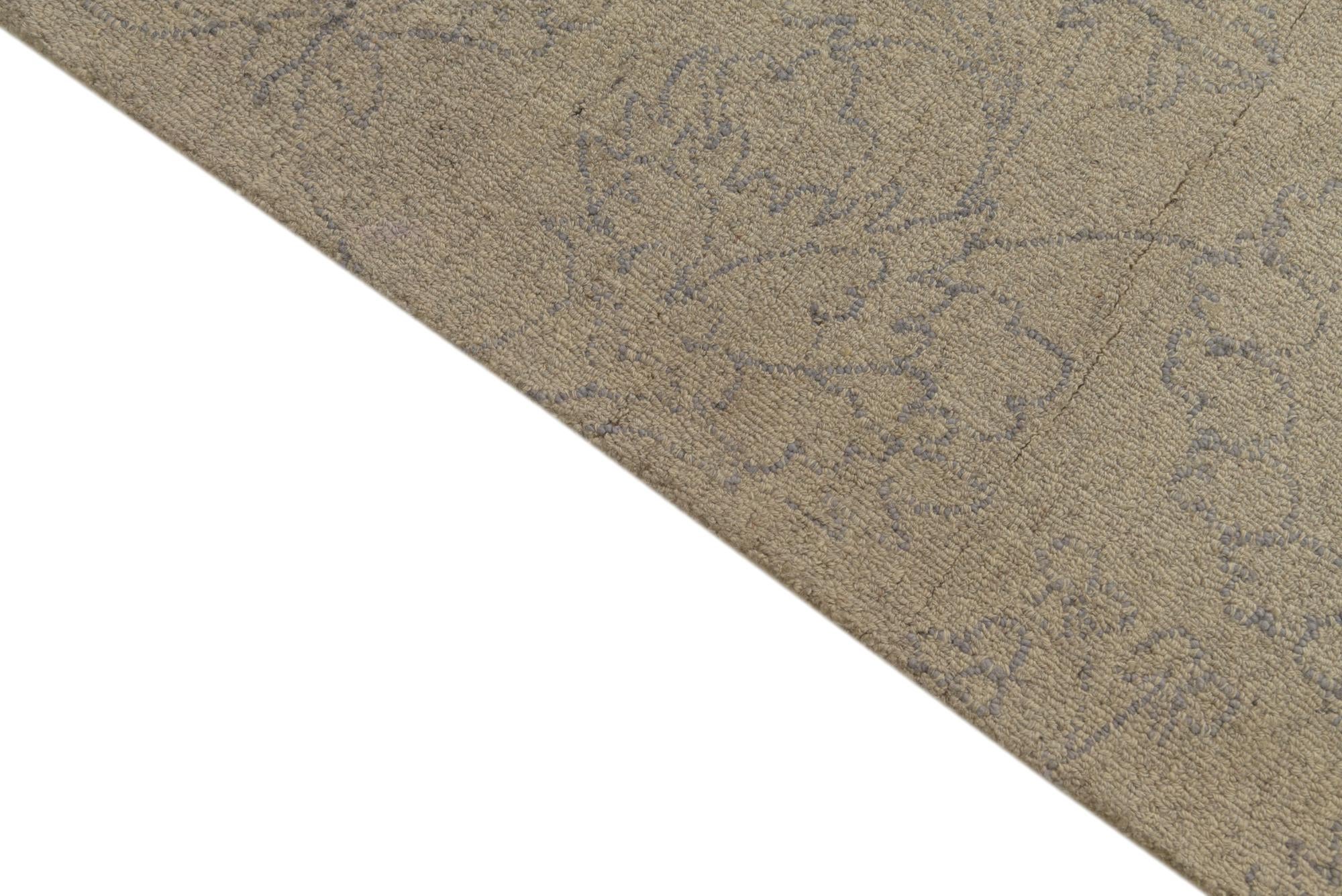 5' x 7' 10 Agra Rug