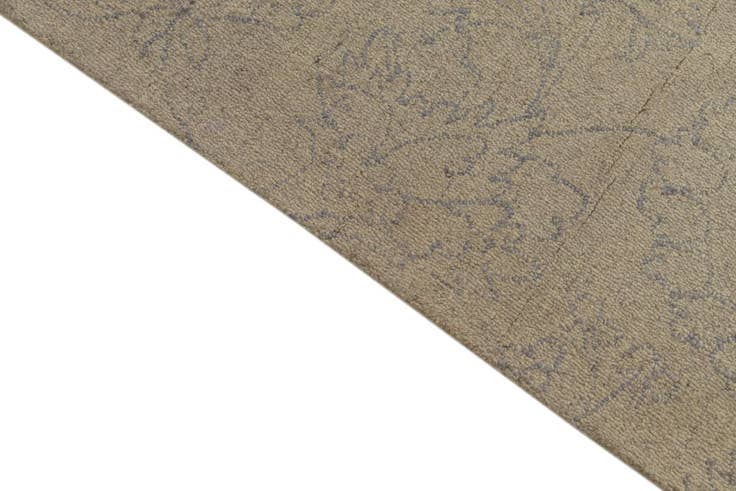 Detail image of 5' x 7' 10 Agra Rug