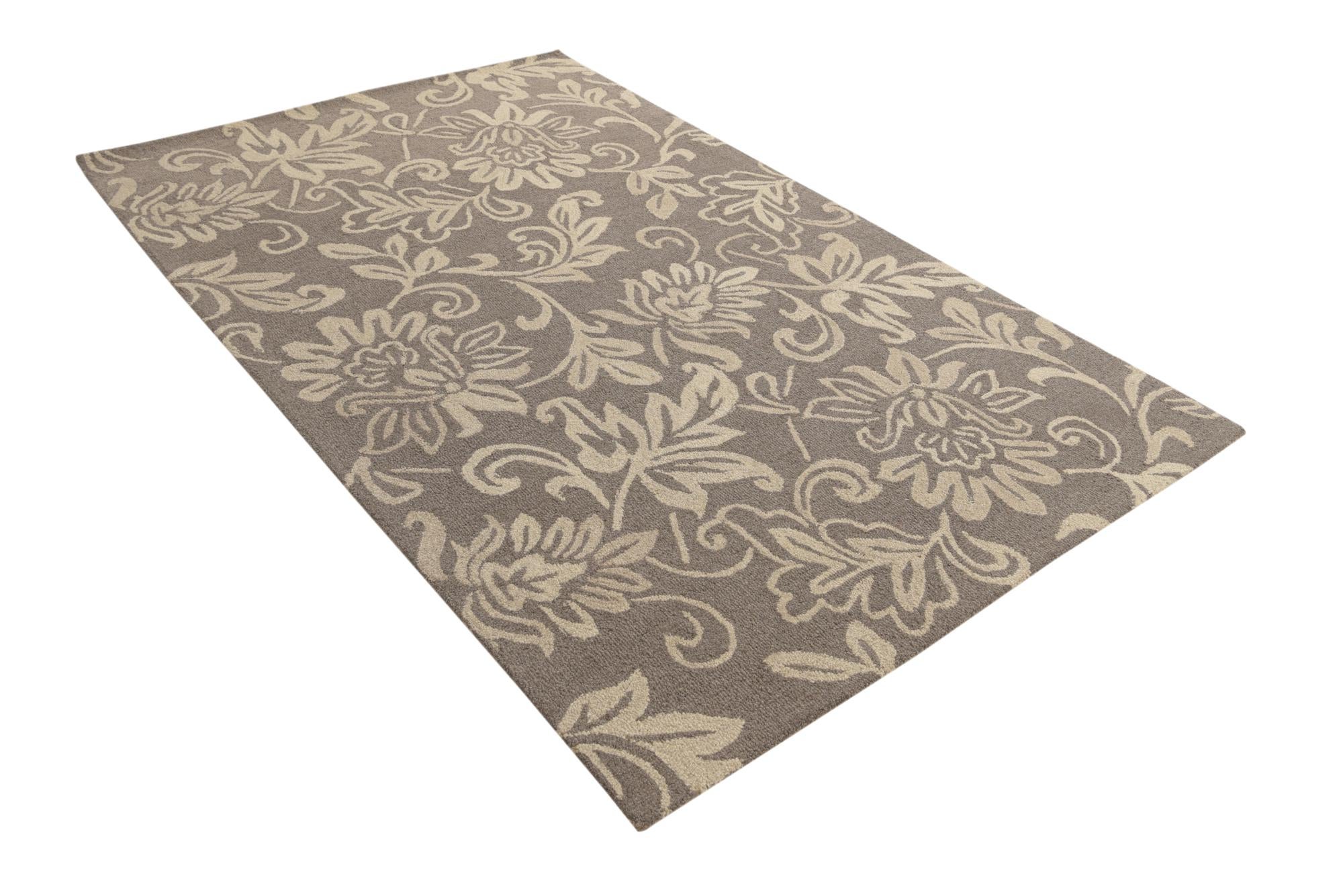 5' x 8' Agra Rug