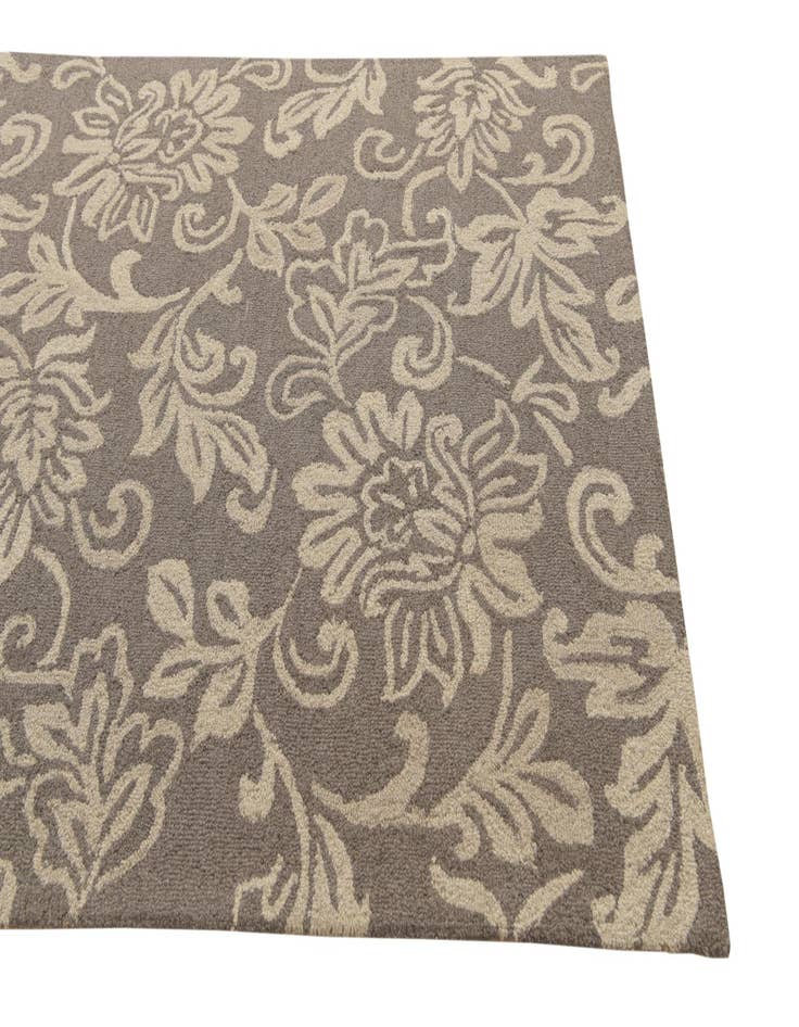 Detail image of 5' 1 x 8' Agra Rug