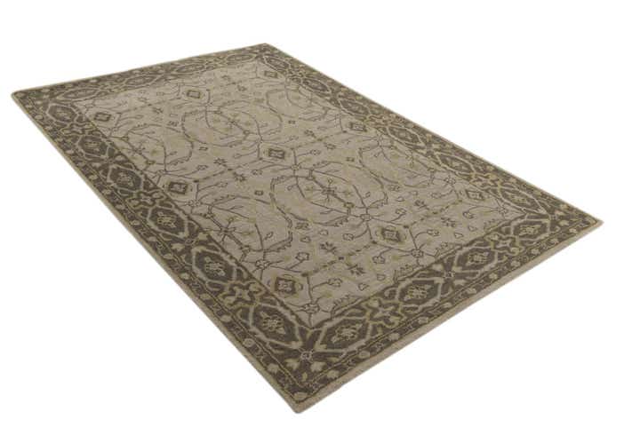 5' x 7' 5 Agra Wool Rug