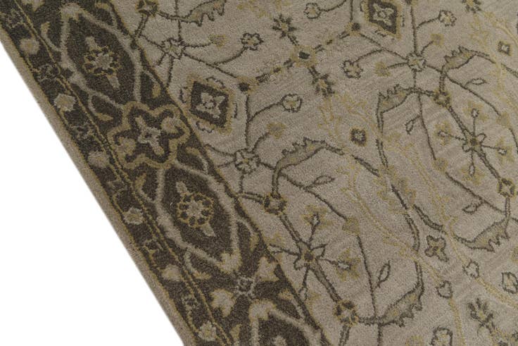 Detail image of 5' x 7' 5 Agra Wool Rug