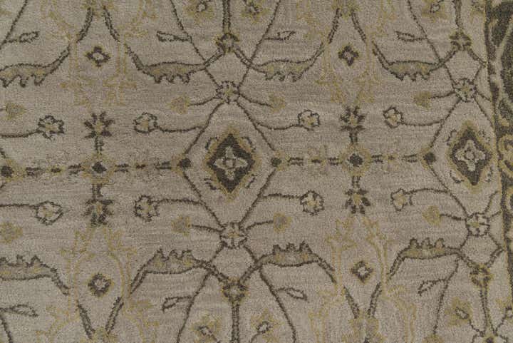5' x 7' 5 Agra Wool Rug
