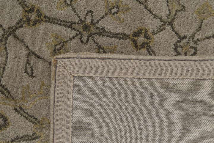 5' x 7' 5 Agra Wool Rug